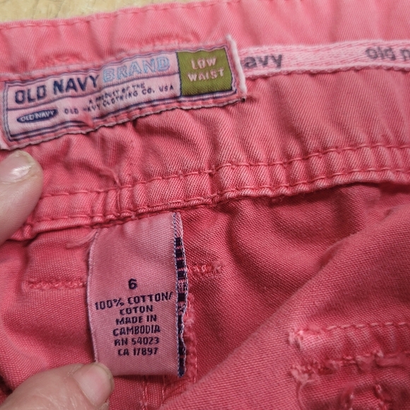 Old Navy Coral Colored Capris Size 6 - Picture 5 of 9